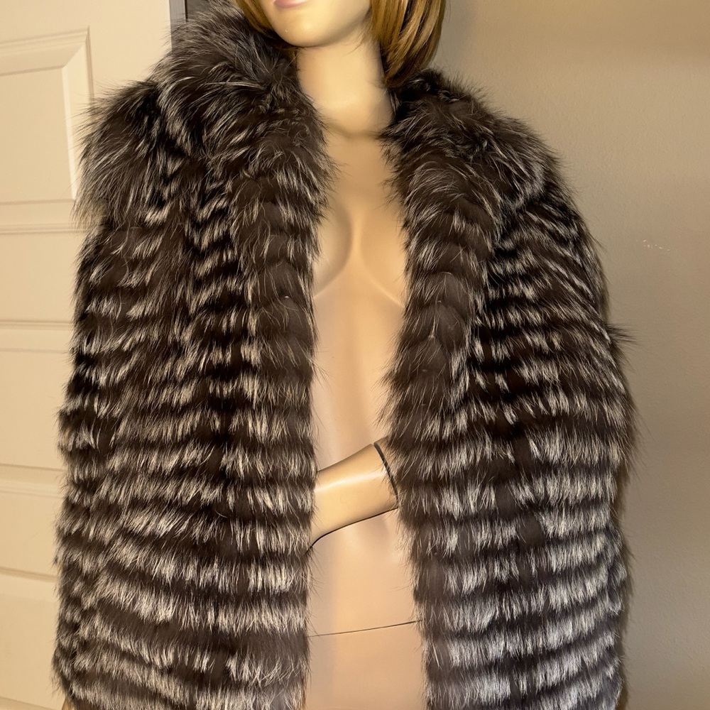 Neiman Marcus Natural Silver Fox Jacket Vest w Closet Bag perfect condition